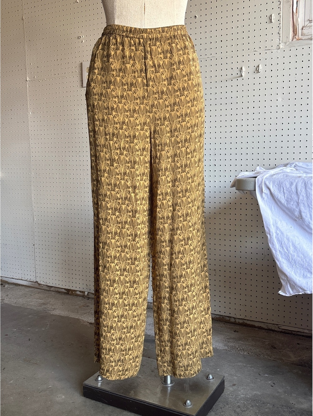Linda Allard Ellen Tracy Women's Silk Pants Size 12 Brown Patterned